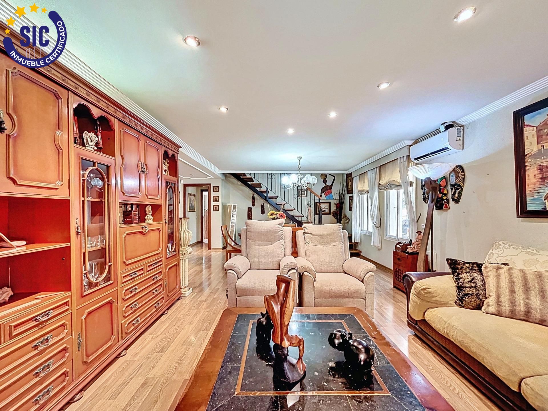 Living room of Duplex for sale in  Valencia Capital  with Air Conditioner and Balcony