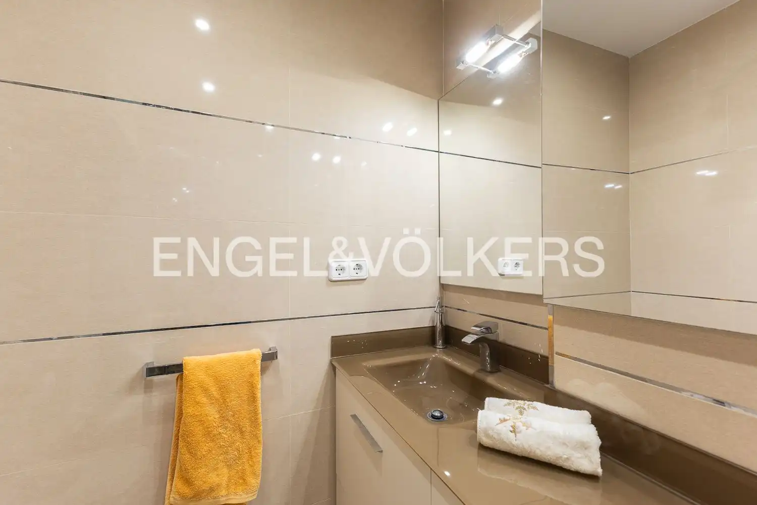 Baño de Ático de alquiler en Cullera con Aire acondicionado, Calefacción y Parquet