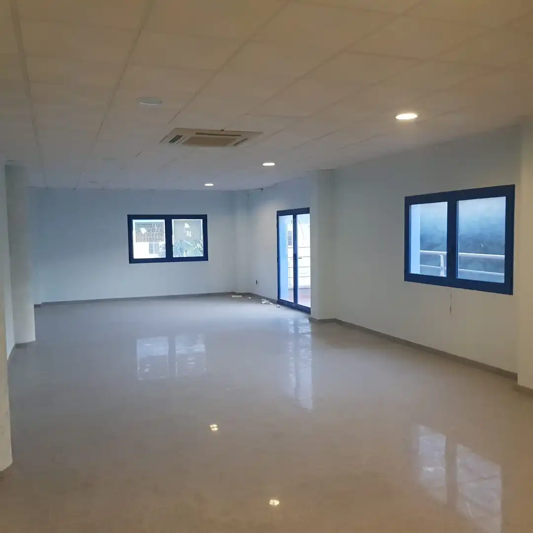 Oficina amb terrassa en venda a Ceutí
