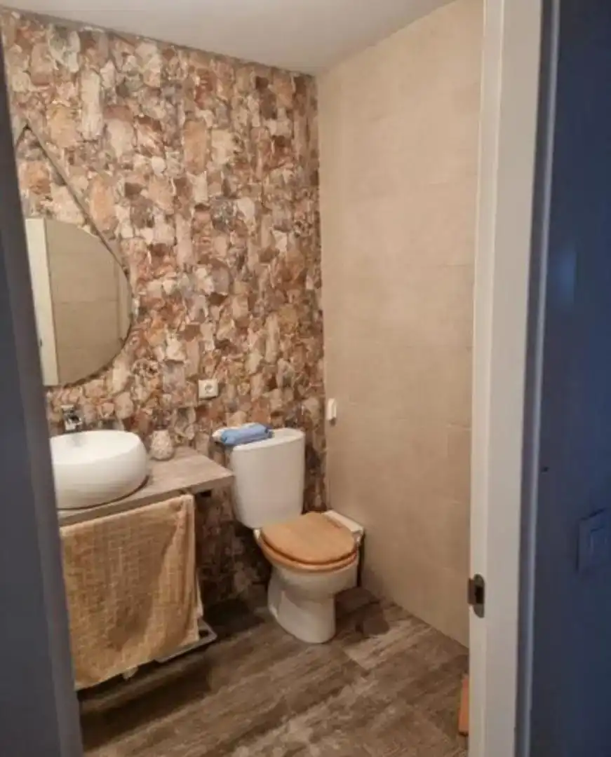 Badezimmer von Wohnung zur Miete in Casariche