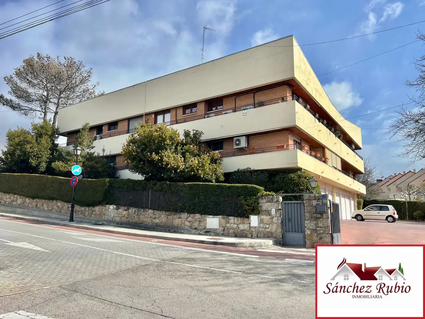 Vista exterior de Pis de lloguer en Torrelodones amb Calefacció, Parquet i Terrassa