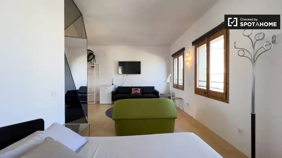 Piso con terraza en alquiler en Ciutat Vella, imagen 2