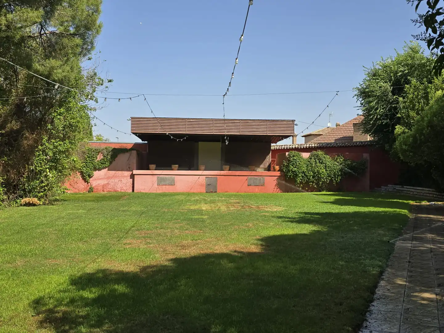 Exterior view of Buildings for sale in Esquivias  with Alarm