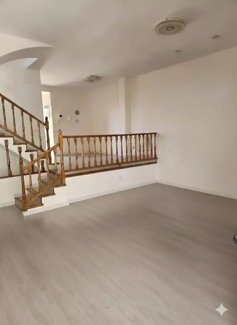 Casa adosada en venta en Torrent con Jardín privado, Terraza y Piscina