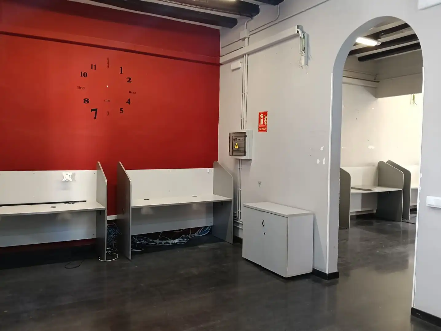 Büro zur Miete in Vilanova i la Geltrú mit Balkon