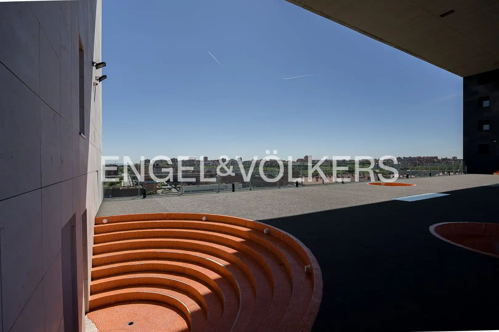 Terraza de Piso en venta en Madrid con Calefacción, Trastero y Piscina