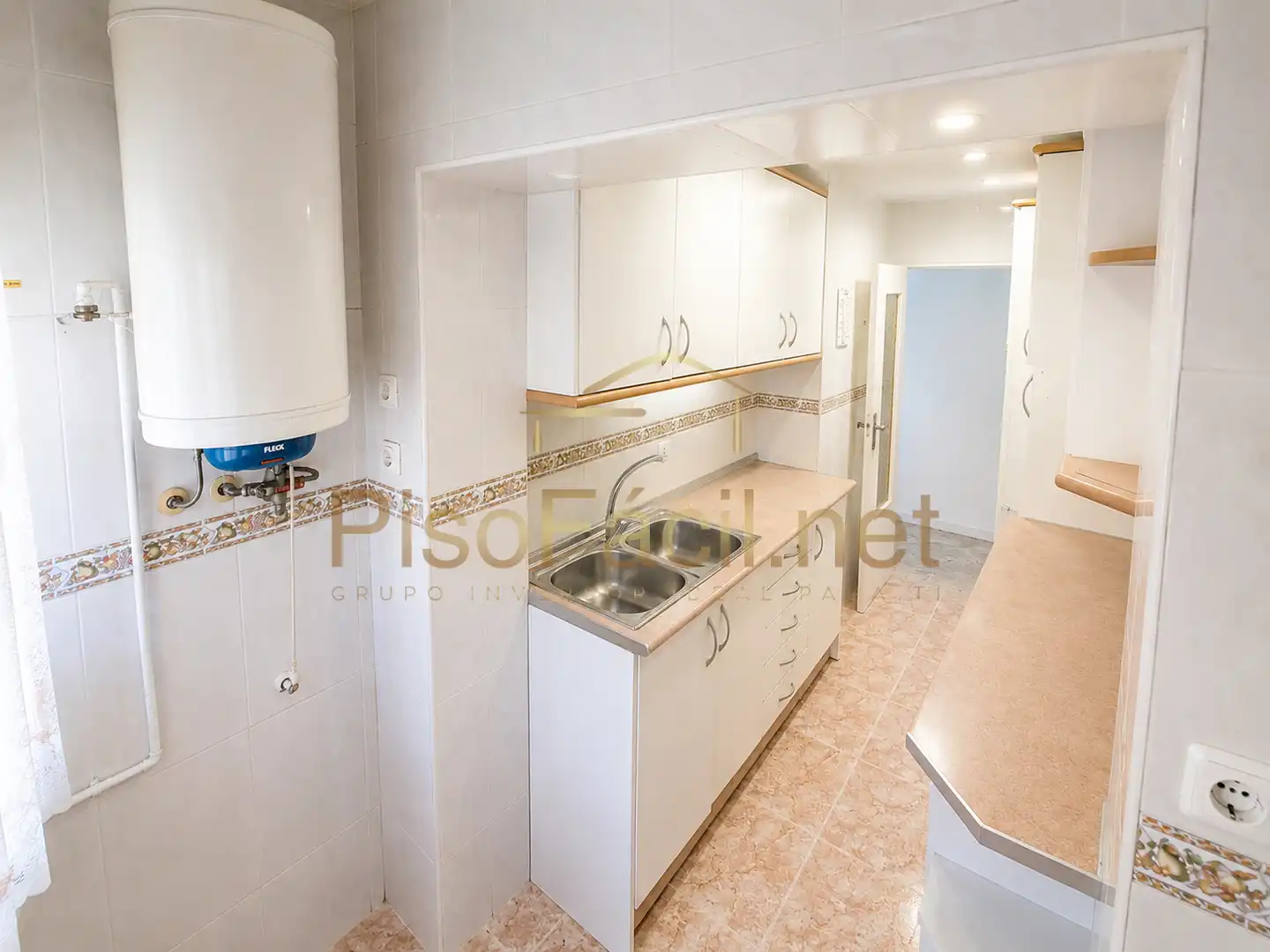 Cocina de Piso en venta en Madrid con Calefacción, Terraza y Alarma