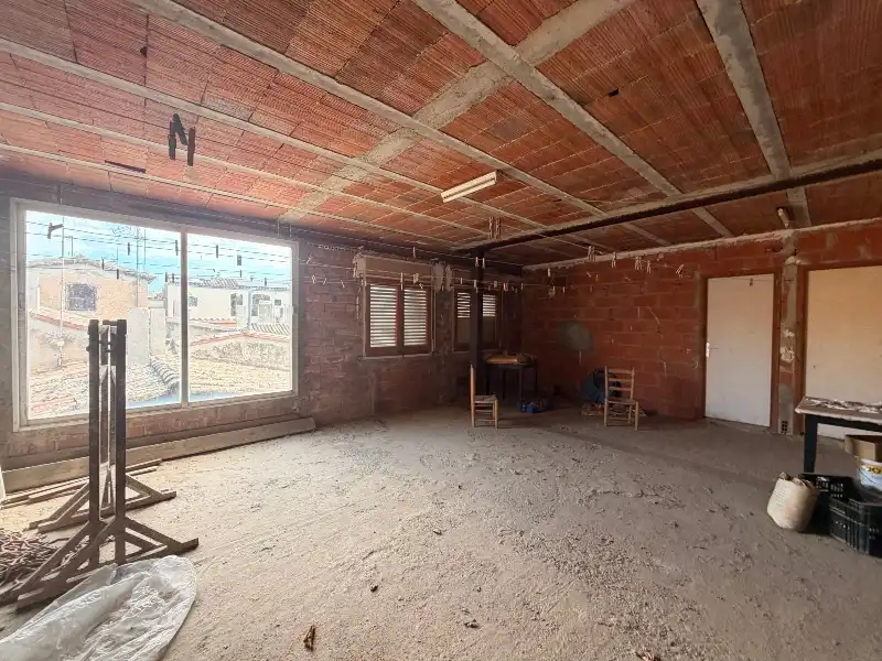 Edificio en venta en La Bisbal d'Empordà