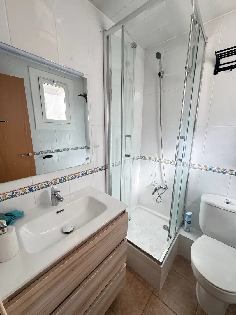 Badezimmer von Wohnung zum Verkauf in Barcelona mit Alarm