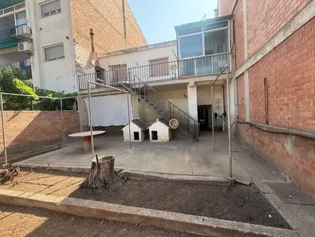 Vista exterior de Casa o xalet en venda en Balaguer amb Calefacció, Jardí privat i Terrassa