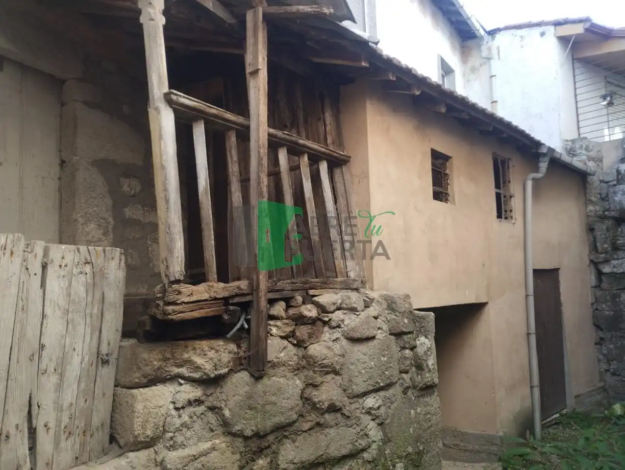 Vista exterior de Casa o xalet en venda en Ourense Capital  amb Calefacció, Jardí privat i Moblat
