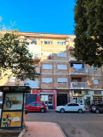 Piso en Venta en Calle Ocaña, 1 en Barrio de Peral - San Félix