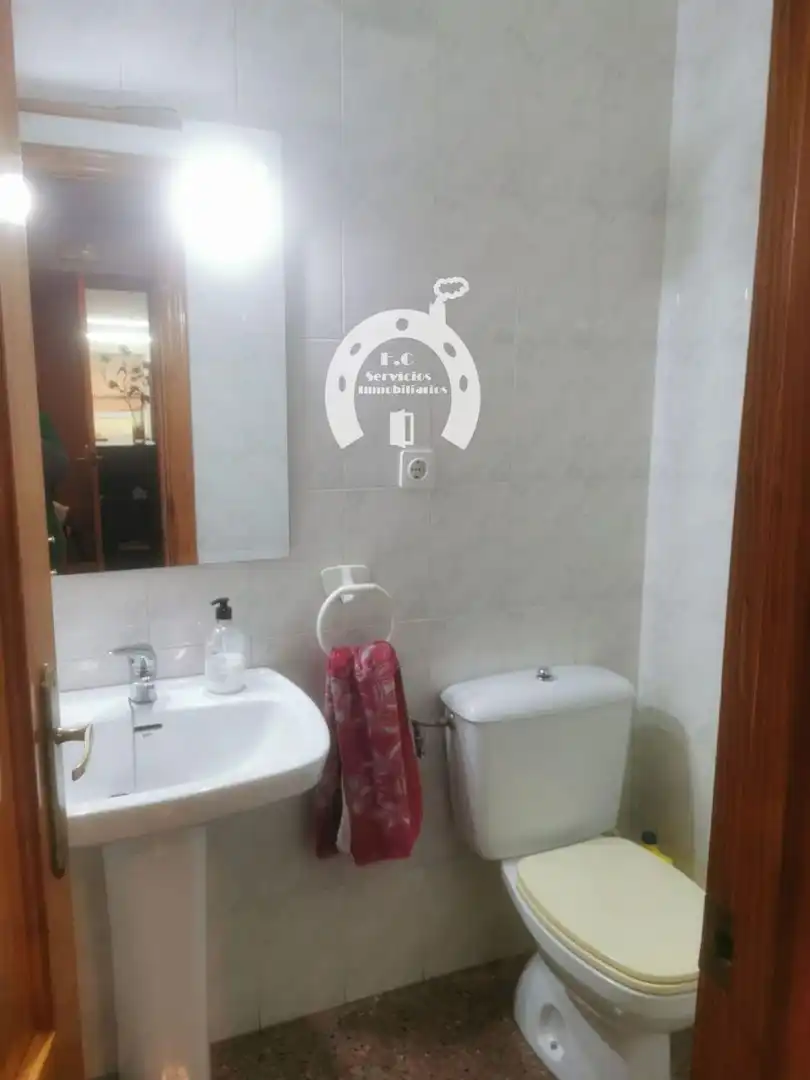 Baño de Local en venta en Elche / Elx con Aire acondicionado