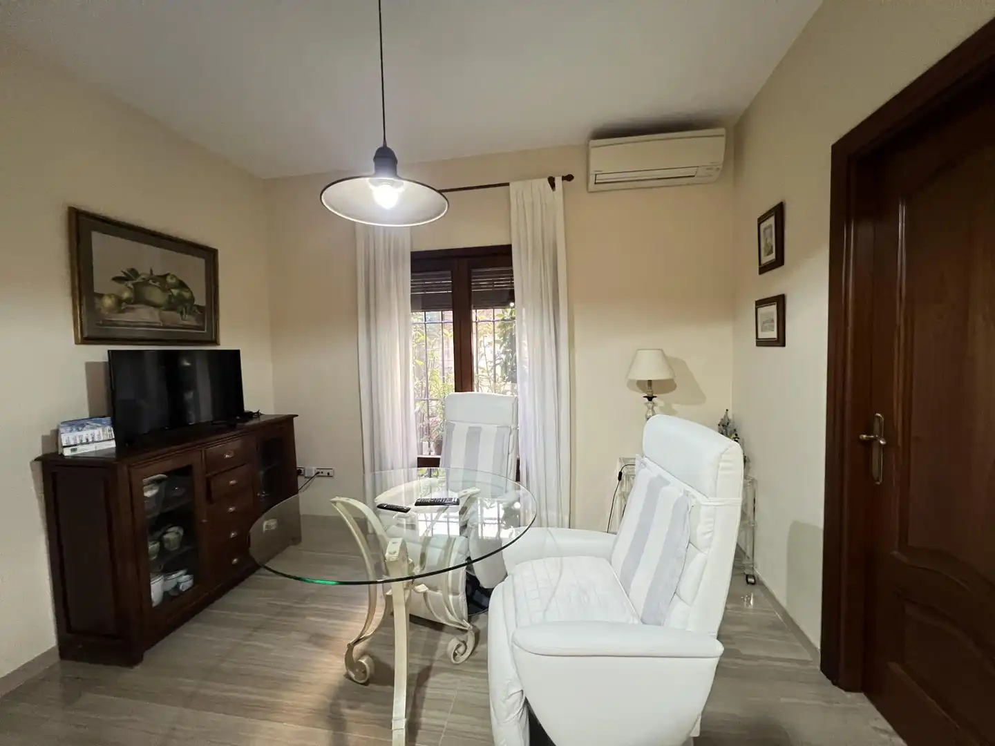 Sala d'estar de Casa o xalet en venda en Antequera amb Aire condicionat, Calefacció i Jardí privat