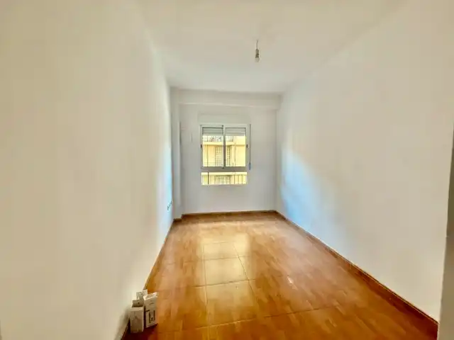 Habitación de Piso en venta en Valencia con Balcón