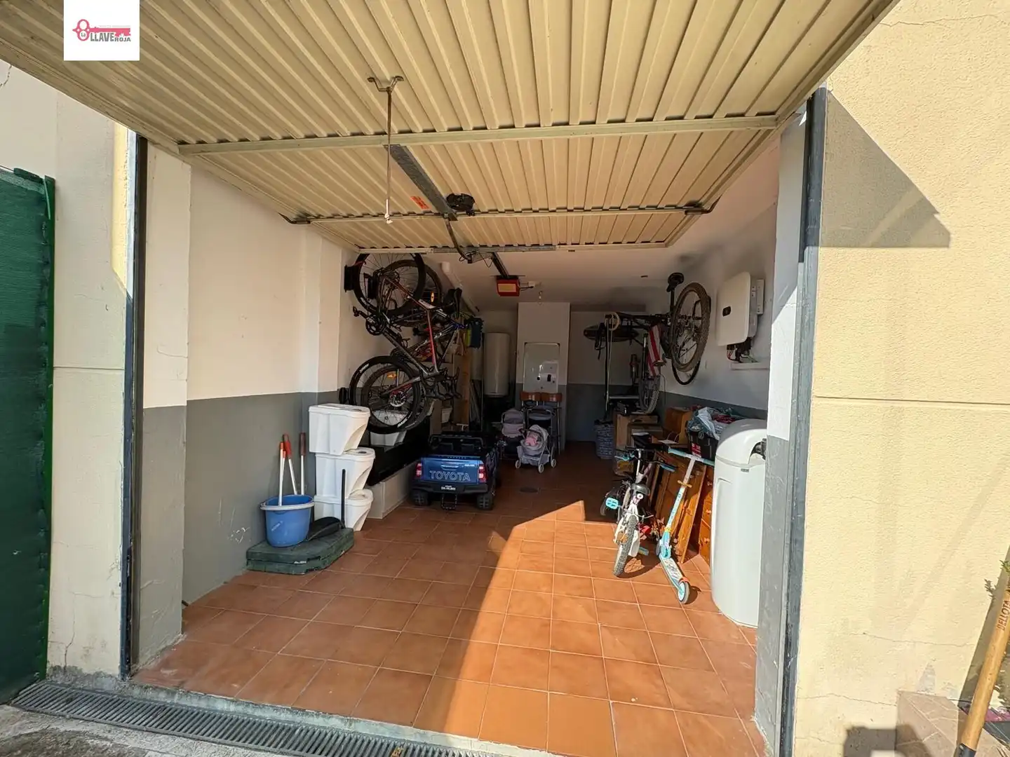 Parking de Casa o chalet en venta en Sarracín con Calefacción, Jardín privado y Parquet