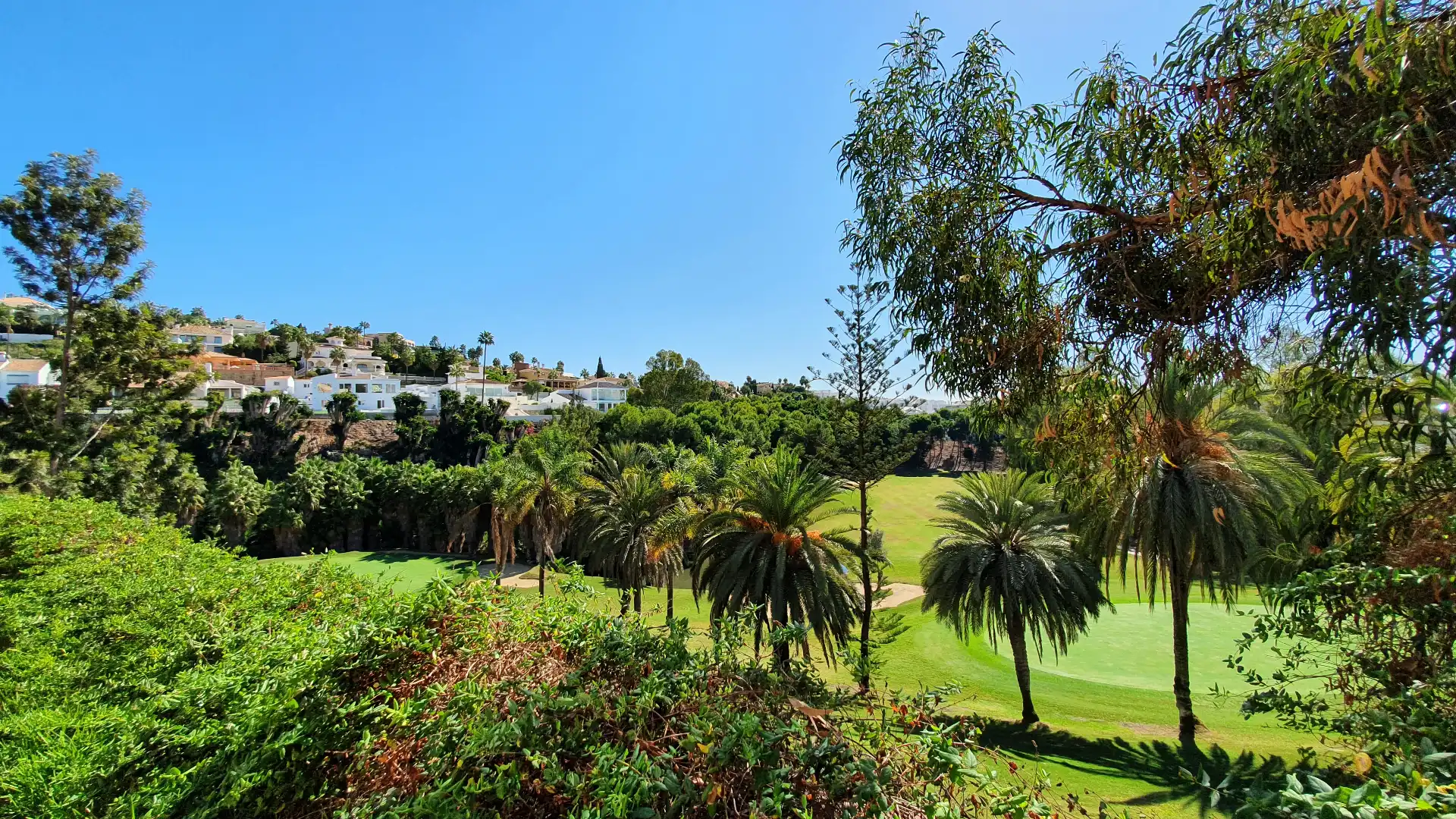 Vista exterior de Ático en venta en Benalmádena con Aire acondicionado, Calefacción y Terraza