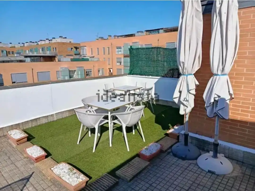 Terrassa de Pis en venda en  Pamplona / Iruña amb Calefacció, Jardí privat i Parquet