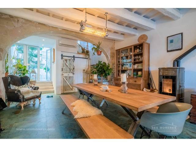 Casa-chalet en Venta en Centre Històric