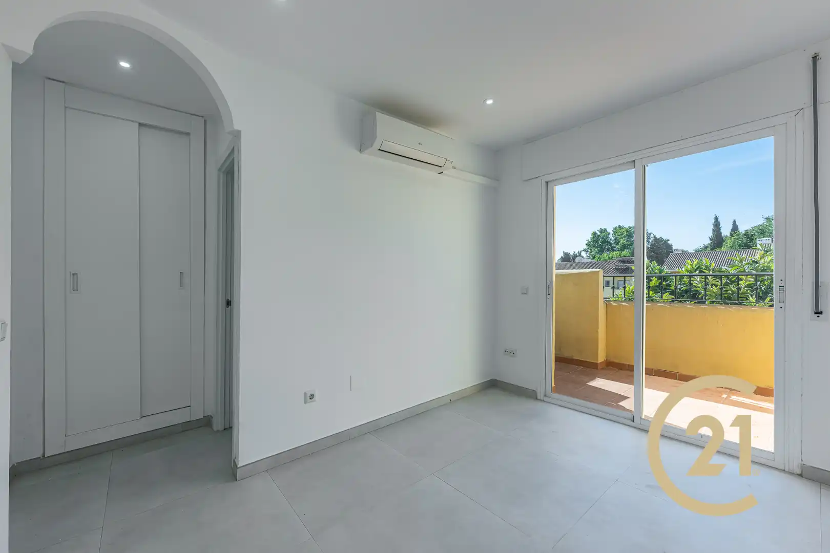 Terrassa de Casa adosada en venda en Estepona amb Aire condicionat, Jardí privat i Terrassa