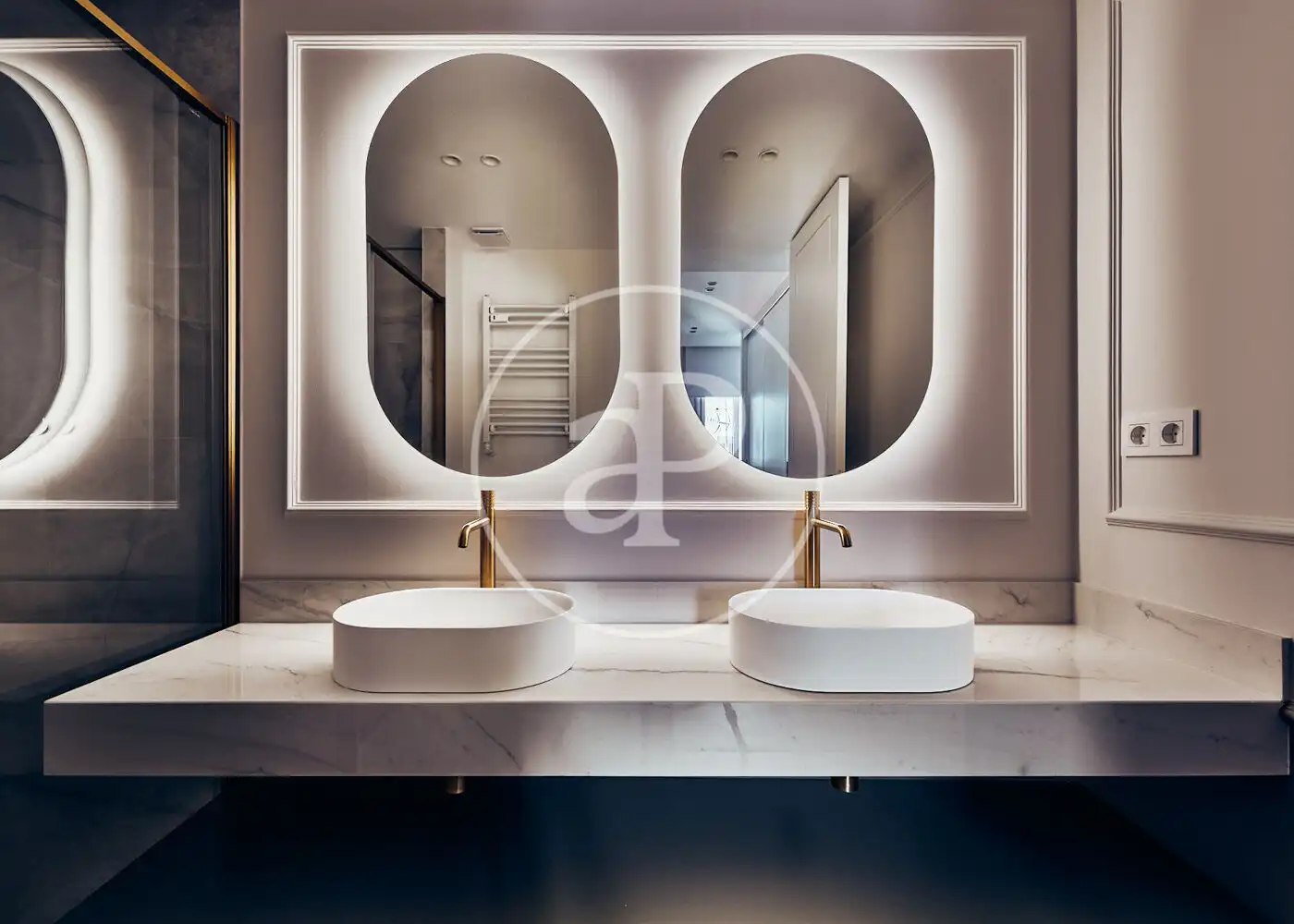 Bathroom of Flat for sale in Madrid  with Air Conditioner, Heating and Terrace