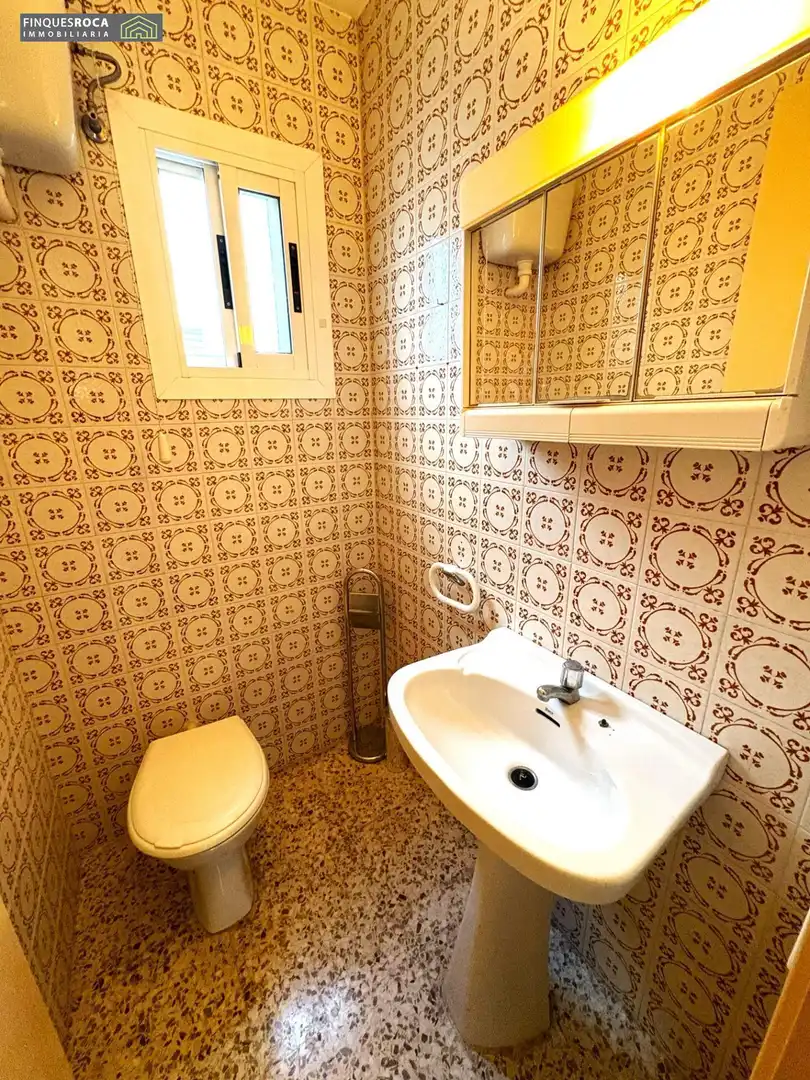 Bathroom of Flat for sale in La Ràpita  with Air Conditioner, Heating and Terrace