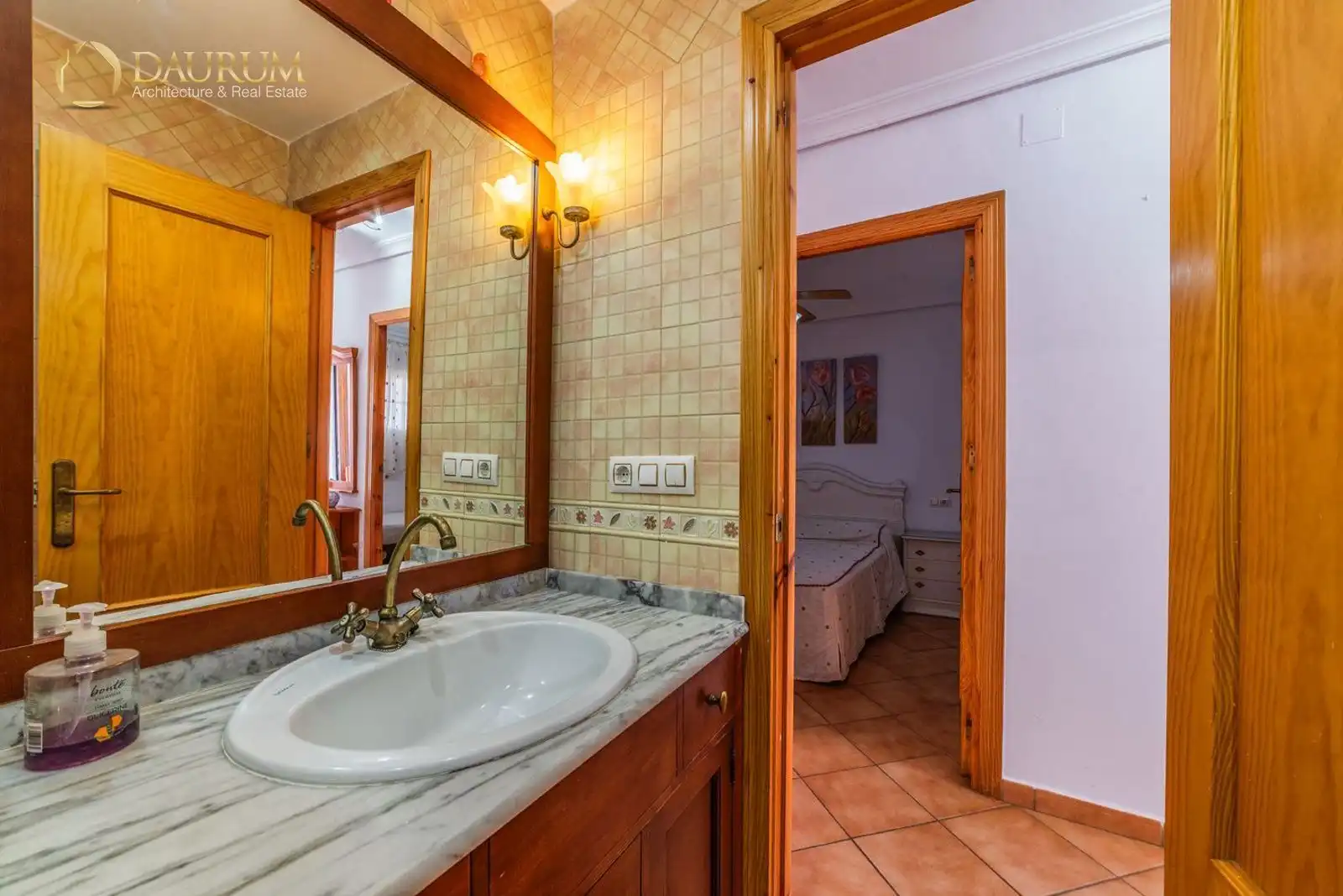 Badezimmer von Wohnung zum Verkauf in Almonte mit Klimaanlage, Heizung und Terrasse