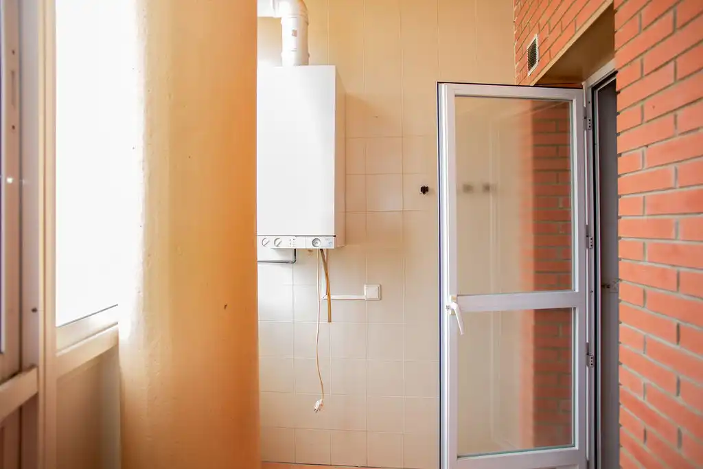 Bany de Pis en venda en Linares amb Piscina