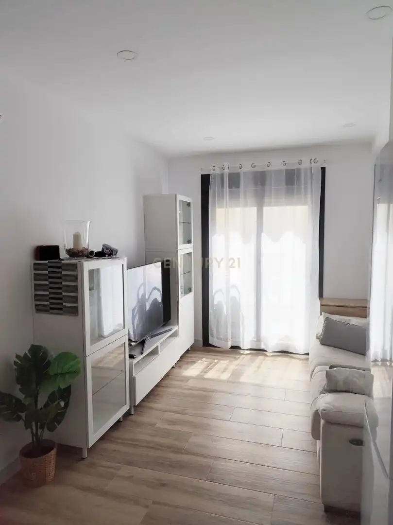 Schlafzimmer von Wohnungen zur Miete in Fuengirola mit Klimaanlage, Ofen und Waschmaschine