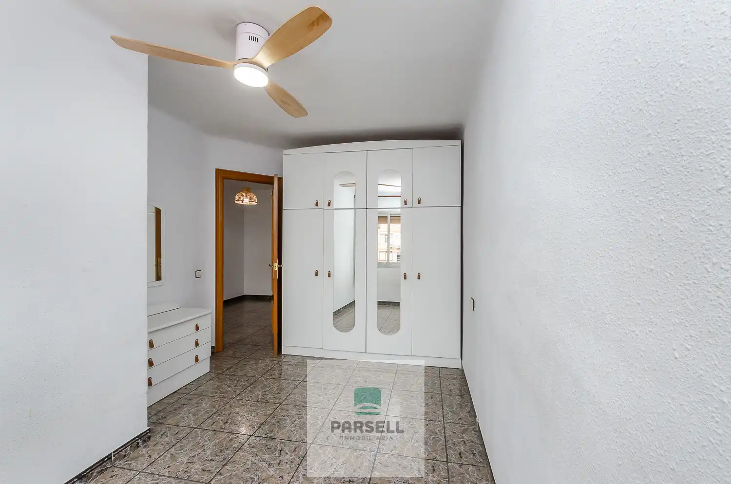 Habitación de Piso en venta en Badalona con Horno