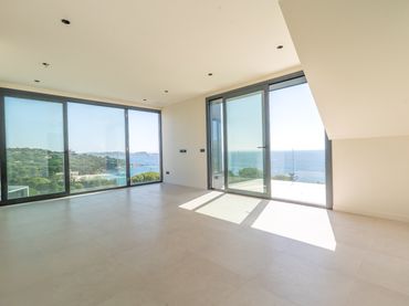 Neubau-Penthouse mit Pool zum Verkauf in Carrer Canigó 17