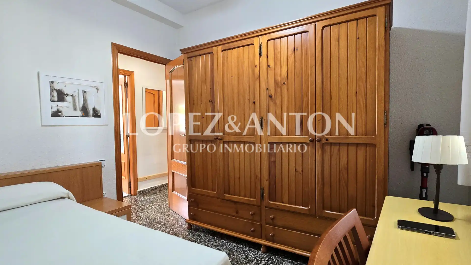 Bedroom of Houses for sale in L'Eliana  with Air Conditioner, Private garden and Terrace