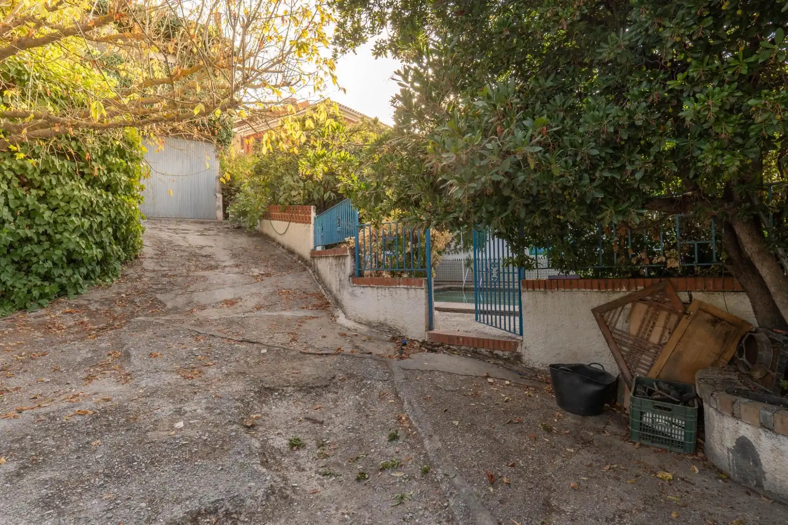 Vista exterior de Casa o xalet en venda en La Zubia amb Calefacció, Jardí privat i Terrassa