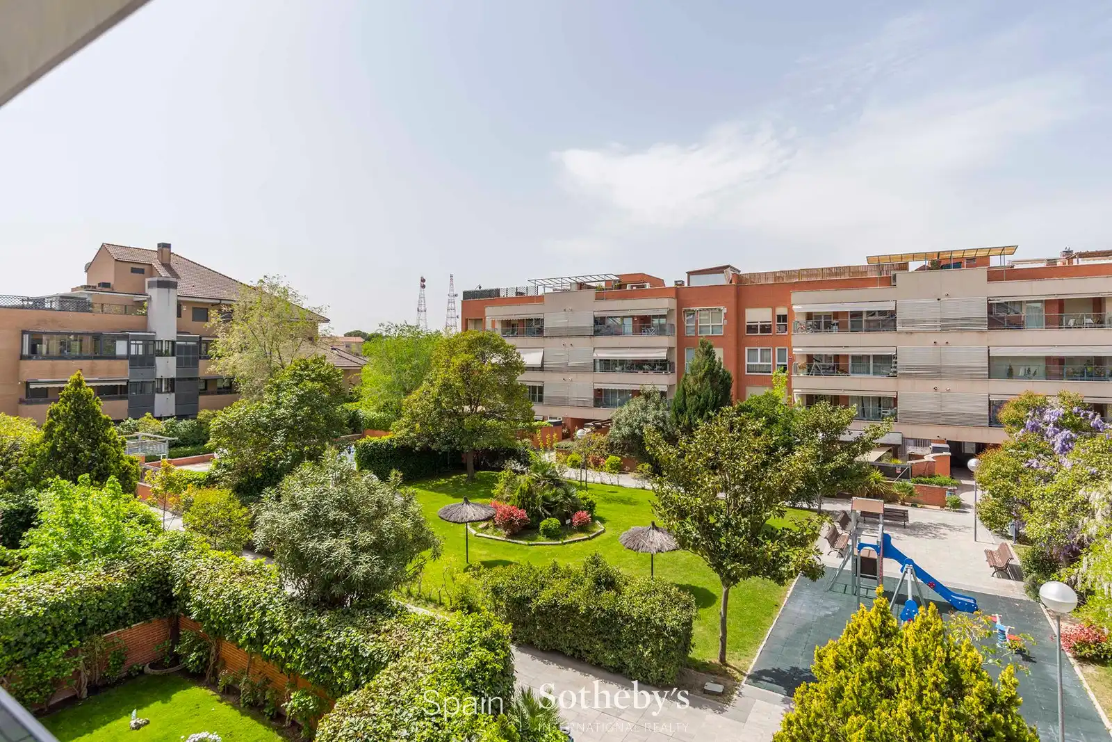Vista exterior de Apartament de lloguer en Pozuelo de Alarcón amb Aire condicionat, Calefacció i Terrassa