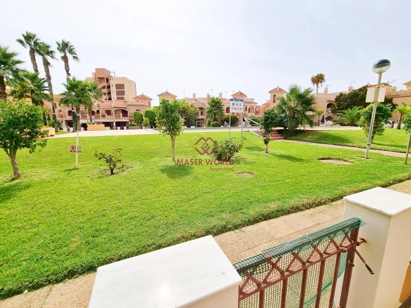 Vista exterior de Dúplex en venta en Mazarrón con Piscina comunitaria