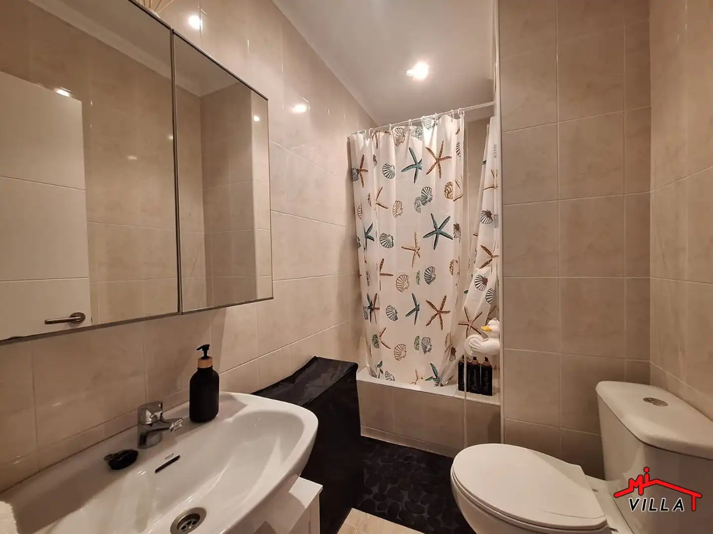 Bathroom of Attic for rent in Laredo  with Heating, Terrace and Furnished