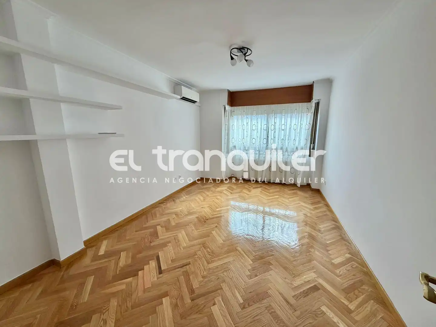 Habitación de Piso de alquiler en Madrid con Aire acondicionado, Parquet y Lavadora