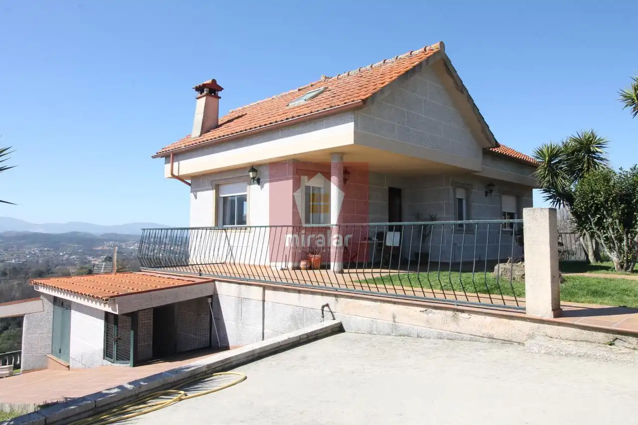 Haus oder Chalet zum Verkauf in As Neves