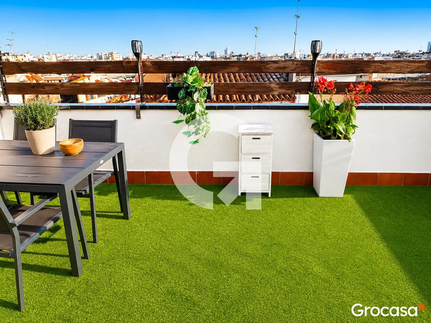 Terrasse von Dachboden zum Verkauf in Vilanova i la Geltrú mit Klimaanlage, Heizung und Terrasse