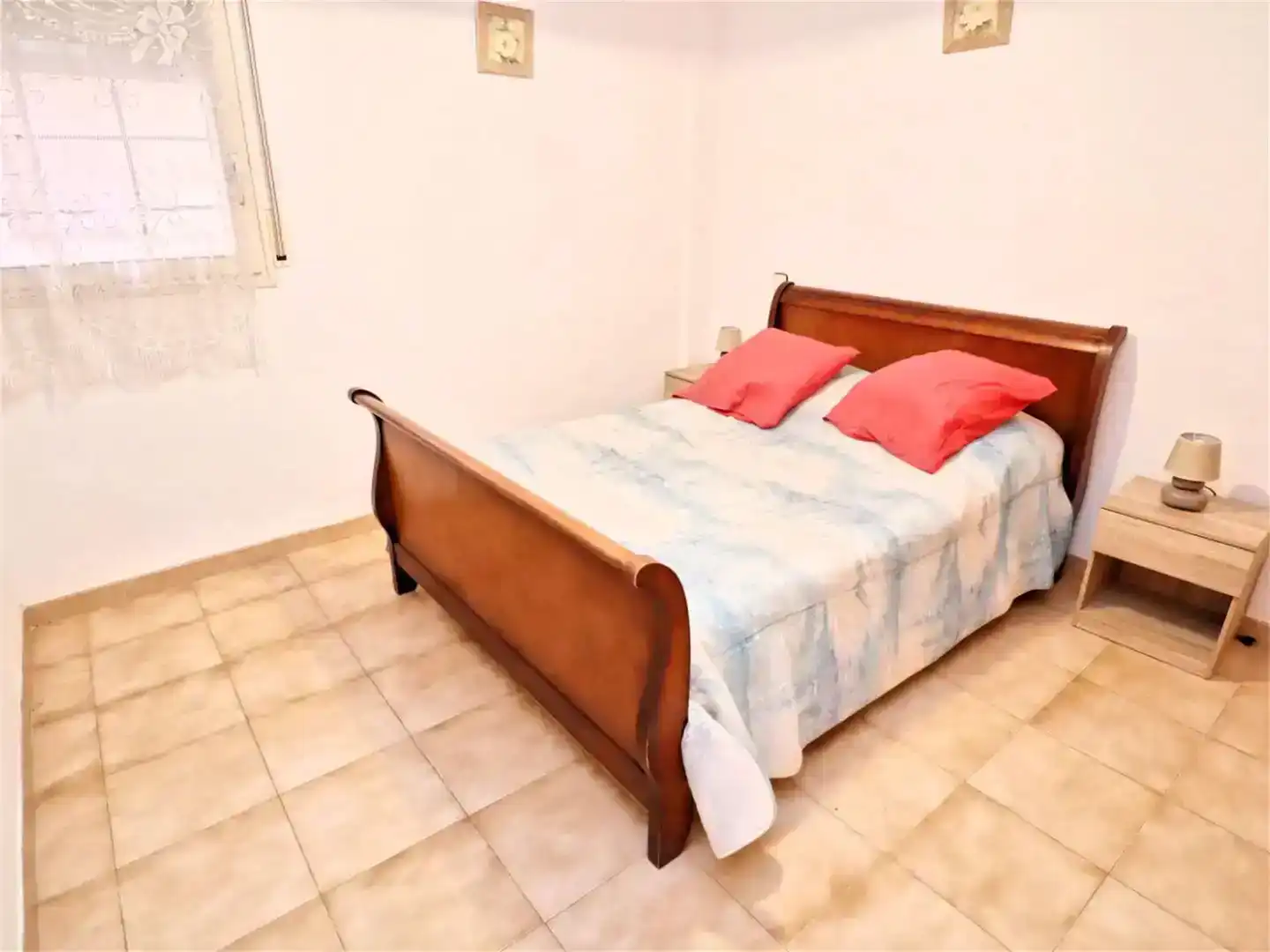 Schlafzimmer von Wohnung zum Verkauf in Empuriabrava mit Klimaanlage und Schwimmbad