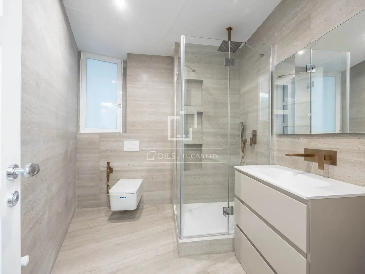 Bathroom of Flat for rent in Valencia  with Air Conditioner, Heating and Parquet flooring