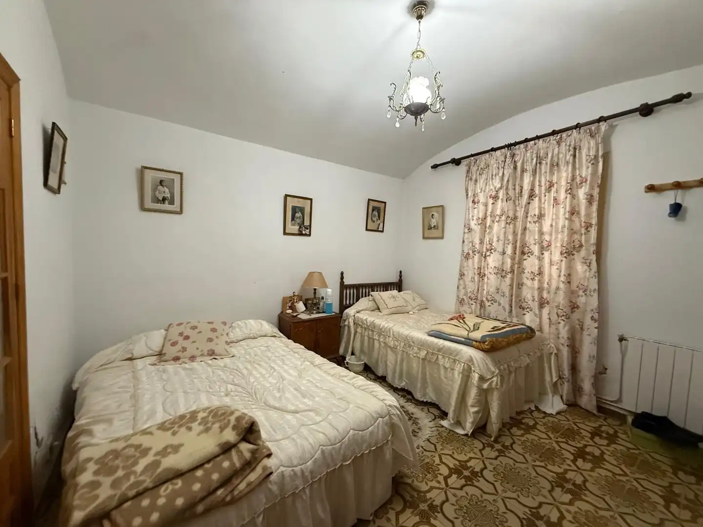 Habitación de Casa adosada en venta en Mérida con Aire acondicionado, Calefacción y Trastero