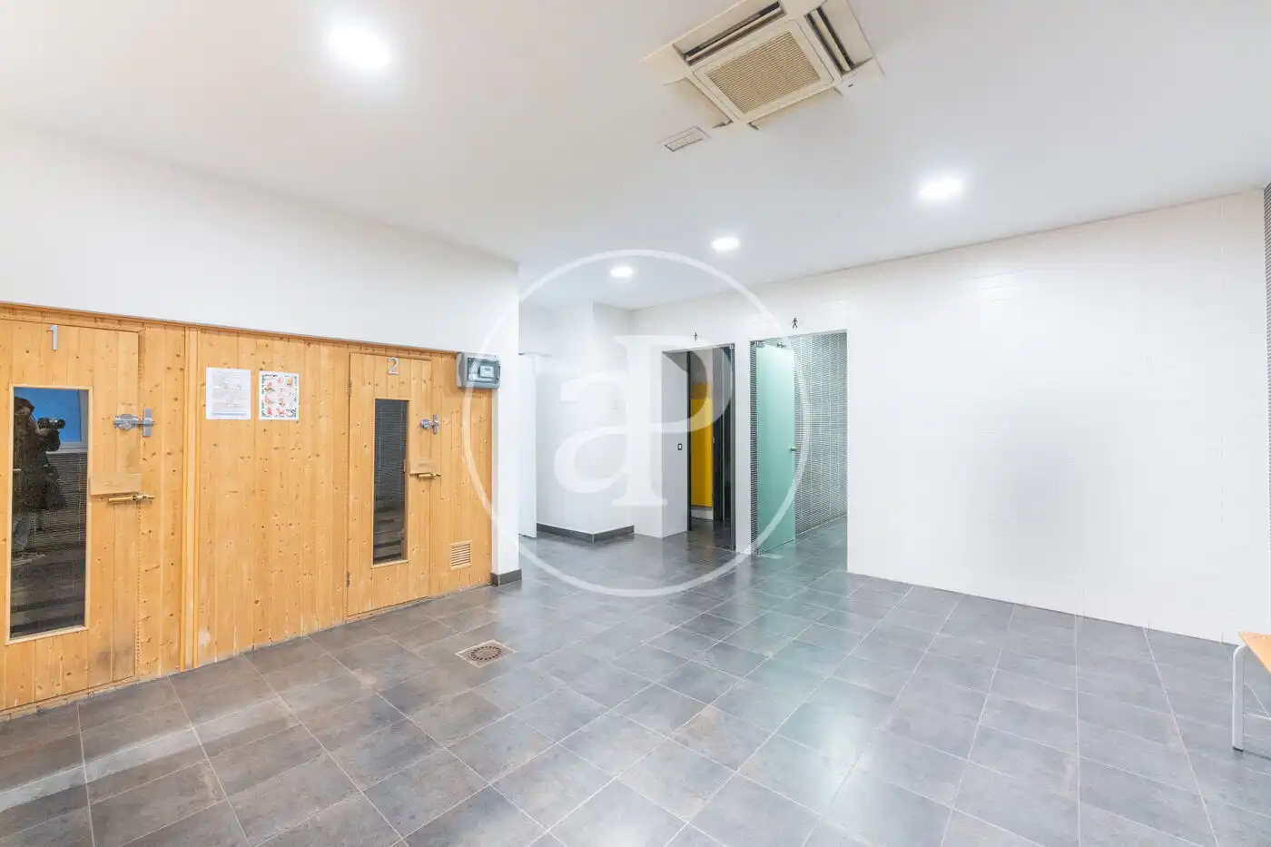 Flat for sale in Madrid  with Air Conditioner, Heating and Private garden
