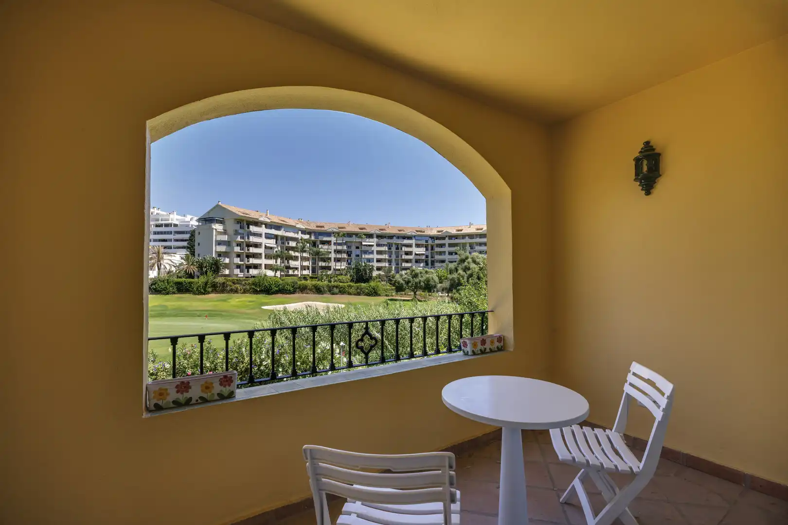 Terrasse von Wohnungen zum Verkauf in Marbella mit Klimaanlage, Terrasse und Schwimmbad