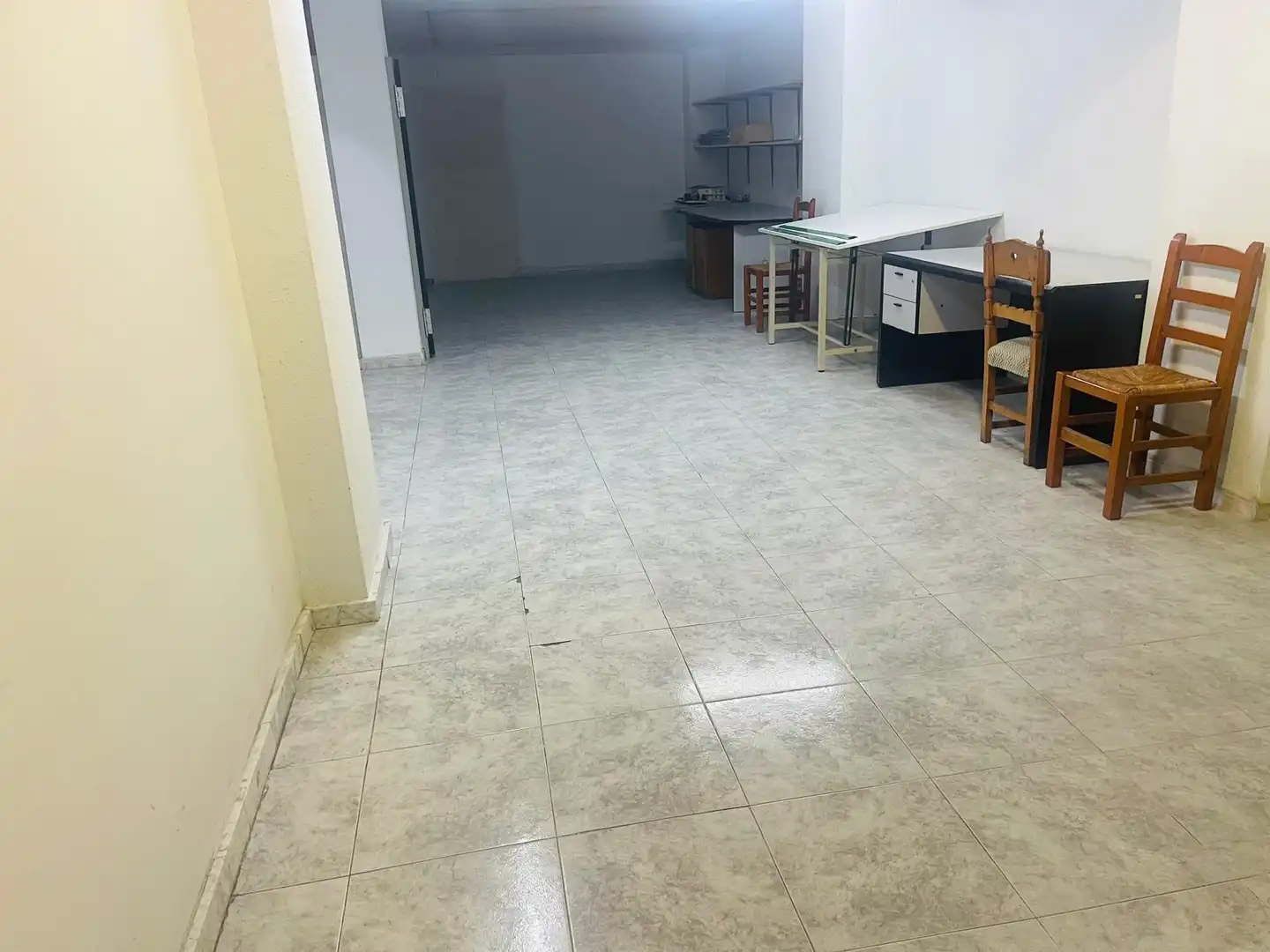 Business premises for sale in Carrer de Daimús 14