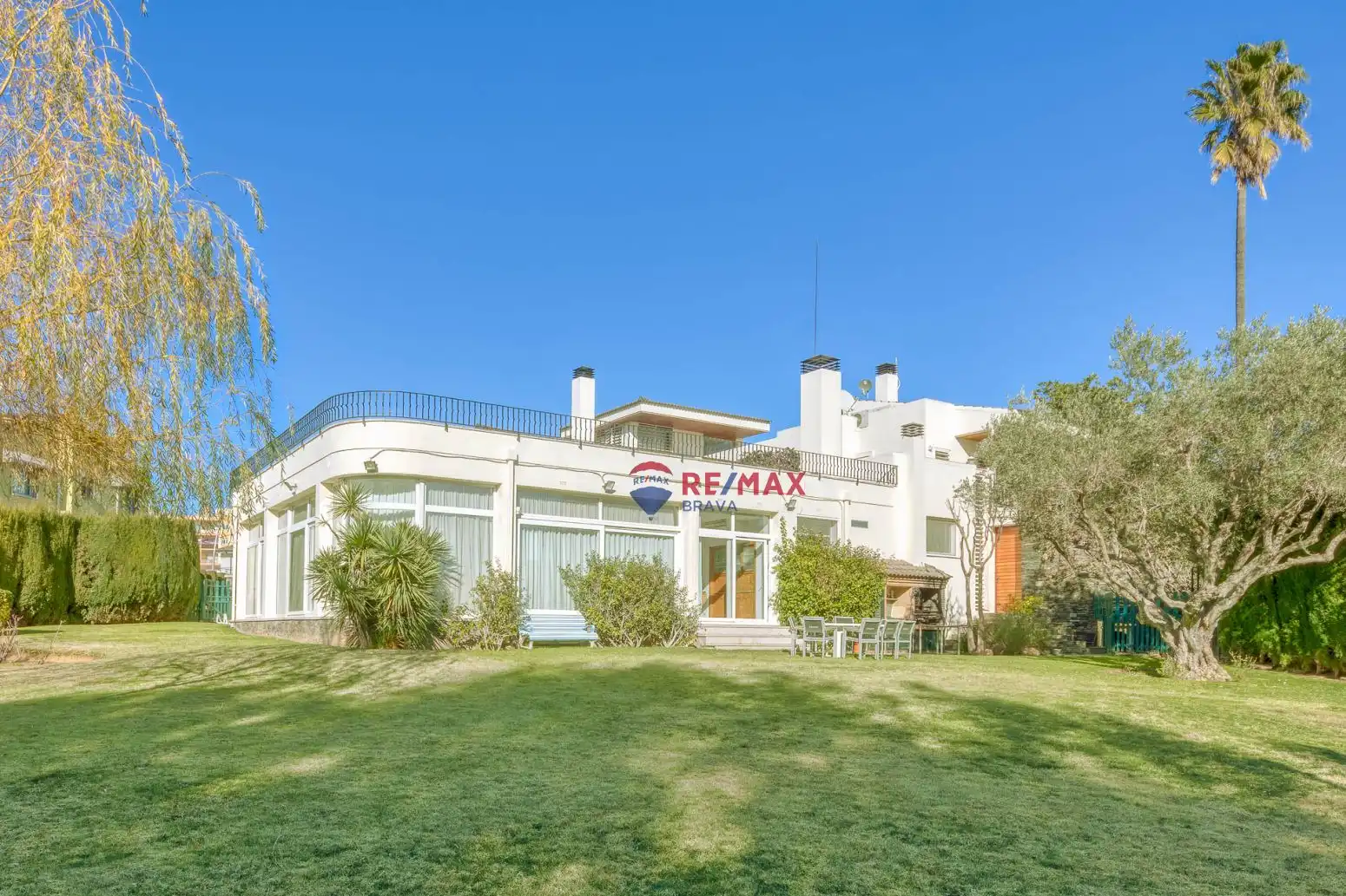 Vista exterior de Casa o xalet en venda en Roses amb Aire condicionat, Jardí privat i Terrassa