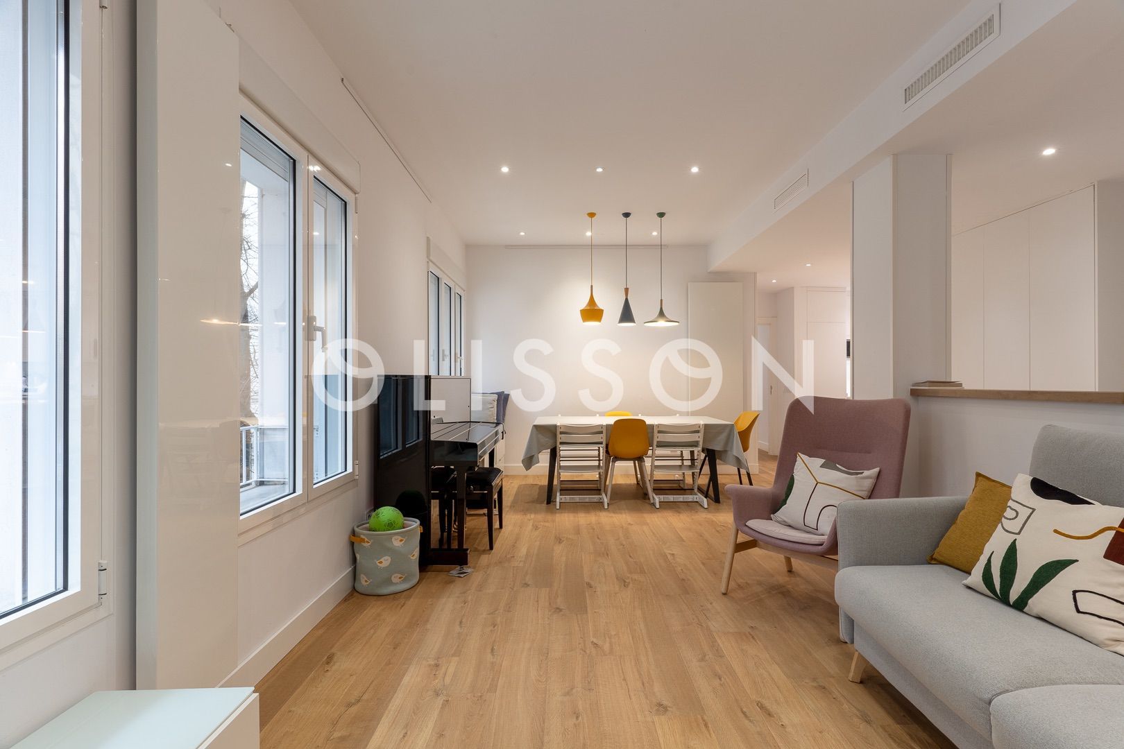 Sala d'estar de Pis en venda en  Madrid Capital amb Aire condicionat, Calefacció i Traster