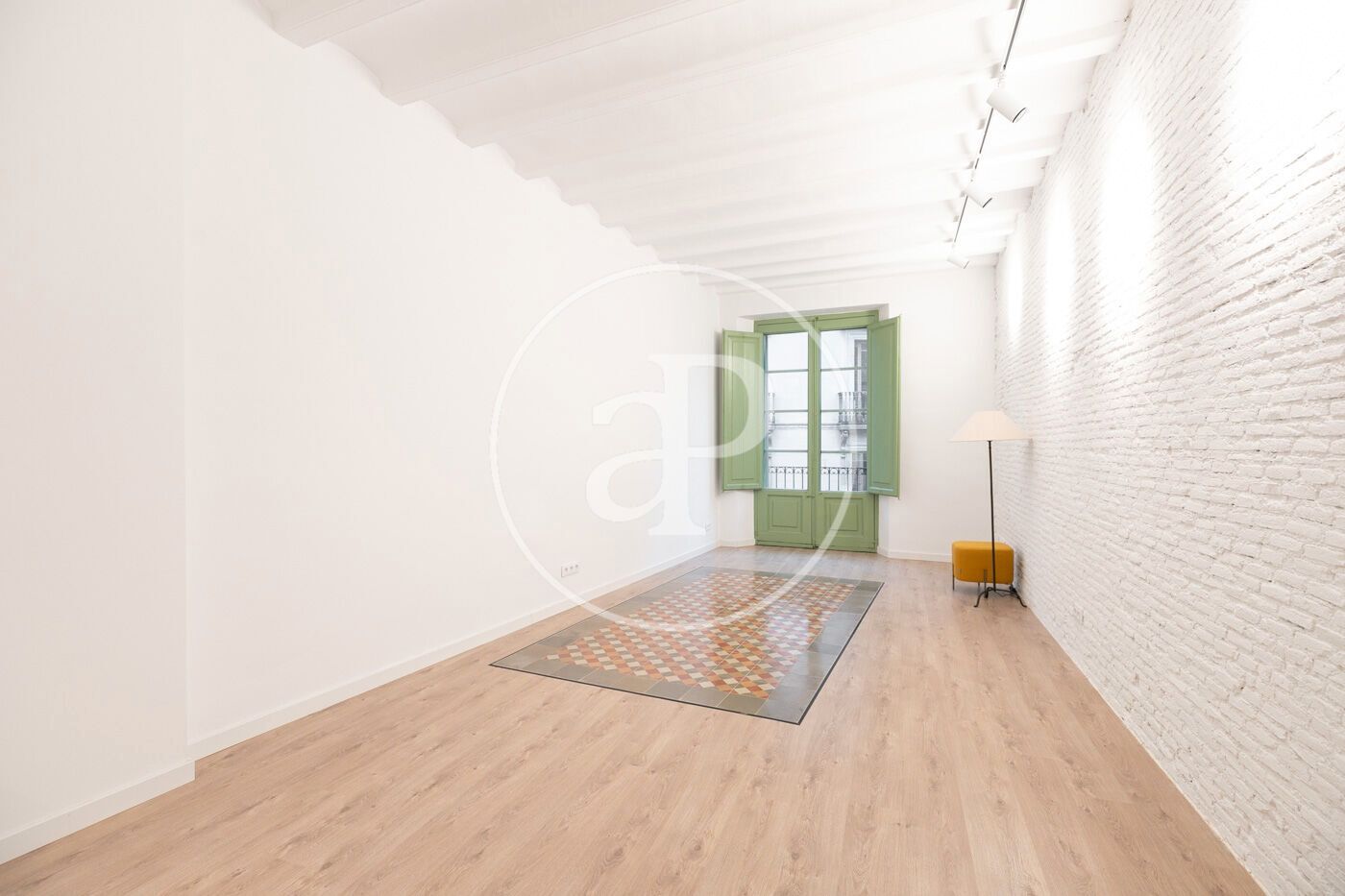 Flat to rent in  Barcelona Capital  with Air Conditioner, Heating and Furnished