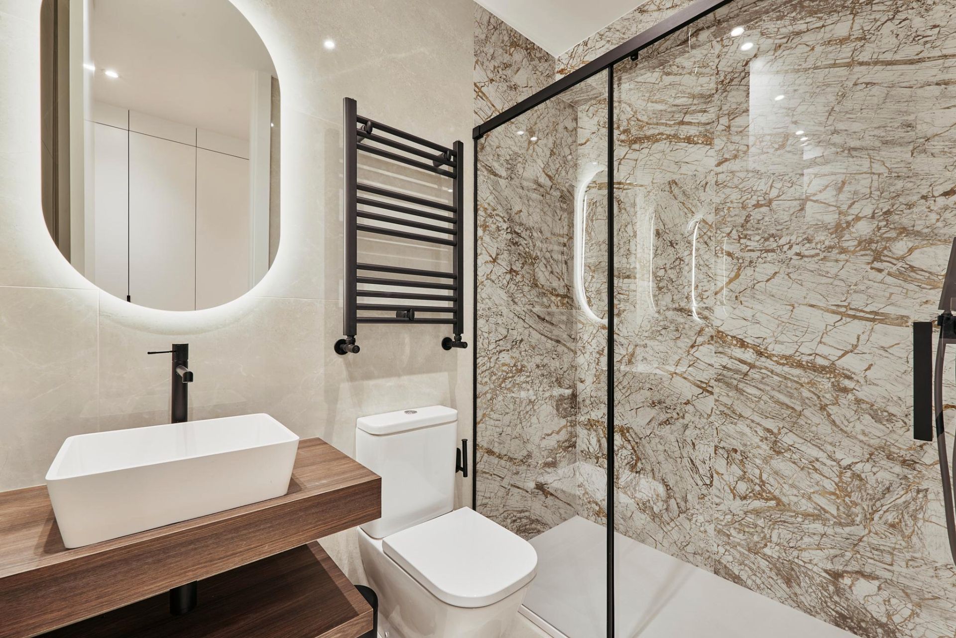 Bathroom of Flat for sale in  Madrid Capital  with Air Conditioner, Heating and Terrace