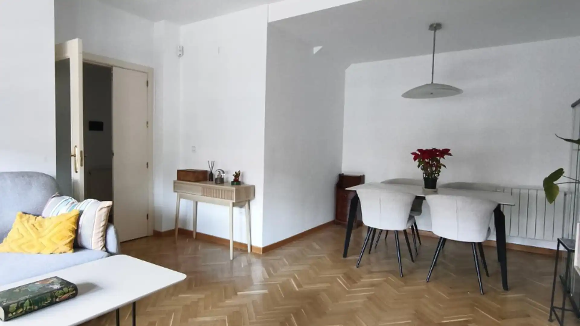 Dining room of Single-family semi-detached for sale in Ciudad Real Capital  with Air Conditioner, Heating and Parquet flooring
